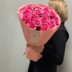 15 роз 60см сорта Лола в упаковке